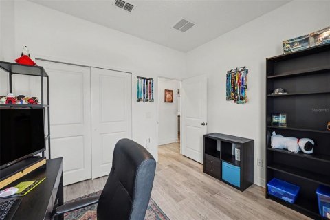 Villa ou maison à vendre à Poinciana, Floride: 4 chambres, 147.71 m2 № 2398547 - photo 19