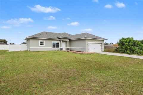 Villa ou maison à vendre à Poinciana, Floride: 4 chambres, 147.71 m2 № 2398547 - photo 26