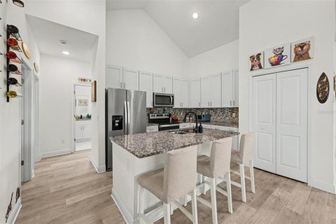 Villa ou maison à vendre à Poinciana, Floride: 4 chambres, 147.71 m2 № 2398547 - photo 9
