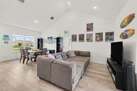 Villa ou maison à vendre à Poinciana, Floride: 4 chambres, 147.71 m2 № 2398547 - photo 7