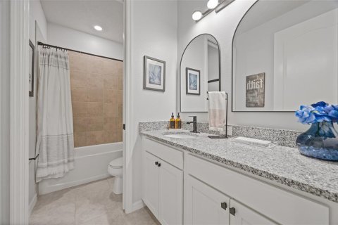 House in Spring Hill, Florida 4 bedrooms, 230.77 sq.m. № 1883081 - photo 23