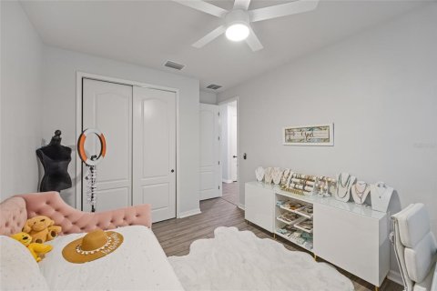 House in Spring Hill, Florida 4 bedrooms, 230.77 sq.m. № 1883081 - photo 18
