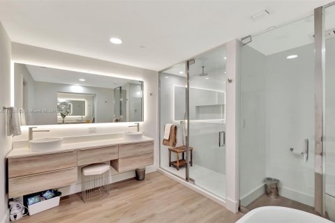 Condominio en venta en Miami Beach, Florida, 3 dormitorios, 190.36 m2 № 1985422 - foto 21