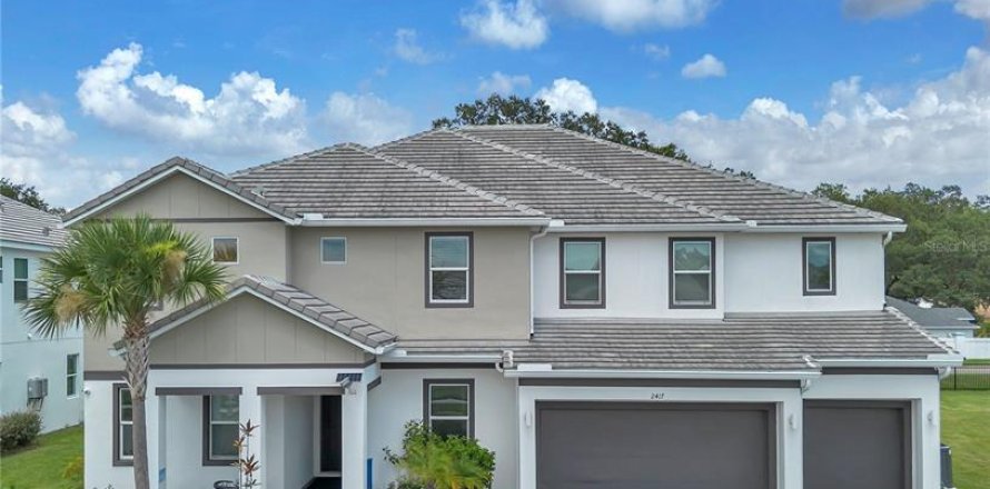 House in Kissimmee, Florida 15 bedrooms, 609.16 sq.m. № 1813477