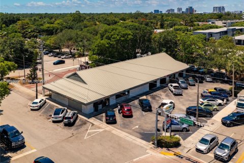 Immobilier commercial à vendre à South Miami, Floride № 1994658 - photo 1