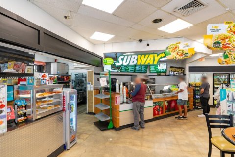 Immobilier commercial à vendre à South Miami, Floride № 1994658 - photo 9