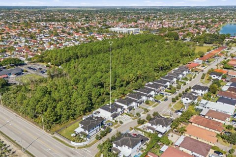 Купить виллу или дом в Майами, Флорида 5 спален, 255.11м2, № 2076166 - фото 25