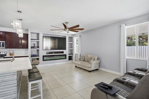 Купить виллу или дом в Майами, Флорида 5 спален, 255.11м2, № 2076166 - фото 7
