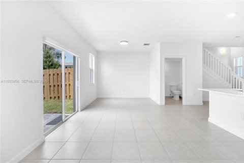 Adosado en alquiler en Coral Springs, Florida, 3 dormitorios, 124.86 m2 № 1992251 - foto 11