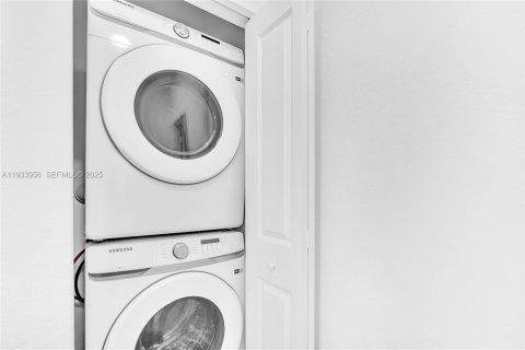 Adosado en alquiler en Coral Springs, Florida, 3 dormitorios, 124.86 m2 № 1992251 - foto 19