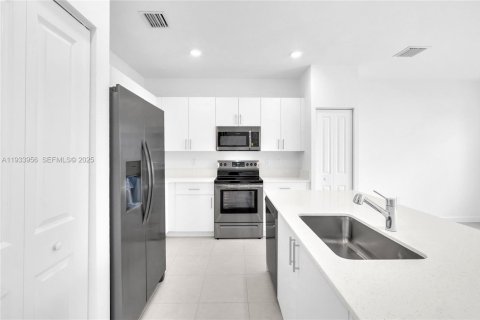 Adosado en alquiler en Coral Springs, Florida, 3 dormitorios, 124.86 m2 № 1992251 - foto 7