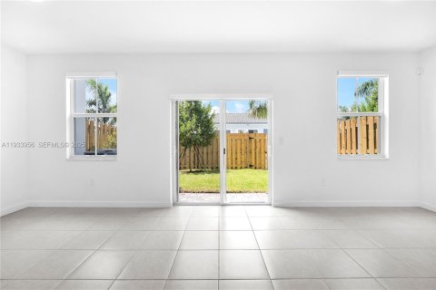 Adosado en alquiler en Coral Springs, Florida, 3 dormitorios, 124.86 m2 № 1992251 - foto 12