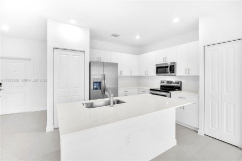 Adosado en alquiler en Coral Springs, Florida, 3 dormitorios, 124.86 m2 № 1992251 - foto 8