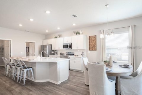 House in Lakeland, Florida 4 bedrooms, 188.5 sq.m. № 1851180 - photo 8