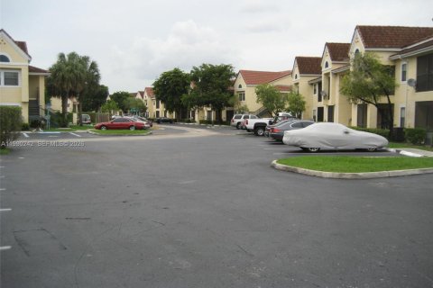 Снять в аренду кондоминиум в Майами, Флорида 1 спальня, 51.84м2, № 2052151 - фото 17