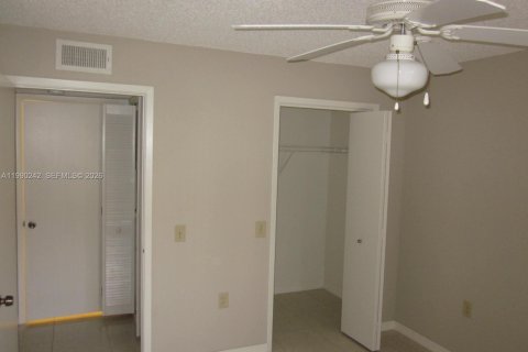 Снять в аренду кондоминиум в Майами, Флорида 1 спальня, 51.84м2, № 2052151 - фото 8