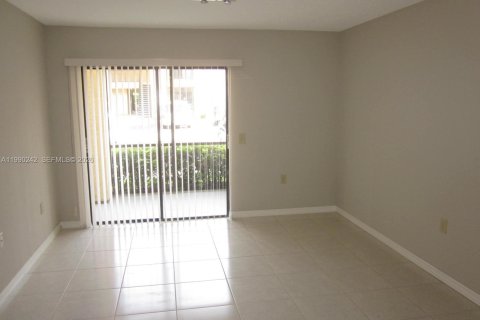 Снять в аренду кондоминиум в Майами, Флорида 1 спальня, 51.84м2, № 2052151 - фото 2