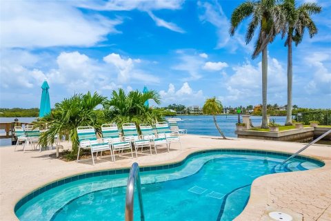 Condo in Sarasota, Florida, 2 bedrooms  № 1844440 - photo 24