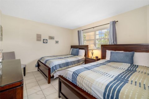 Condo in Sarasota, Florida, 2 bedrooms  № 1844440 - photo 16