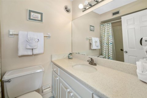 Condo in Sarasota, Florida, 2 bedrooms  № 1844440 - photo 18