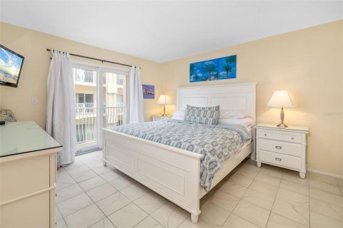 Condo in Sarasota, Florida, 2 bedrooms  № 1844440 - photo 12