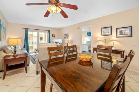 Condo in Sarasota, Florida, 2 bedrooms  № 1844440 - photo 11