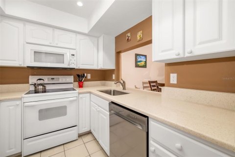 Condo in Sarasota, Florida, 2 bedrooms  № 1844440 - photo 6