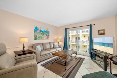 Condo in Sarasota, Florida, 2 bedrooms  № 1844440 - photo 9