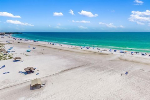 Condo in Sarasota, Florida, 2 bedrooms  № 1844440 - photo 29