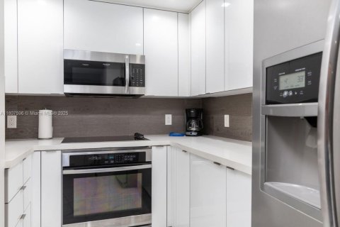 Condominio en venta en Miami, Florida, 1 dormitorio, 55.74 m2 № 1867100 - foto 4