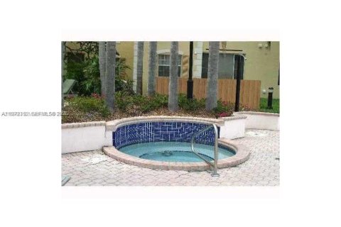 Condominio en venta en Oakland Park, Florida, 1 dormitorio, 80.08 m2 № 2033160 - foto 12