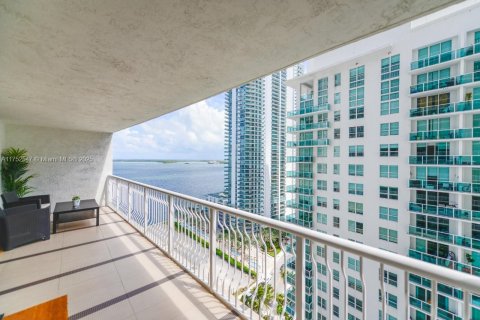 Condo in Miami, Florida, 1 bedroom  № 1867285 - photo 9
