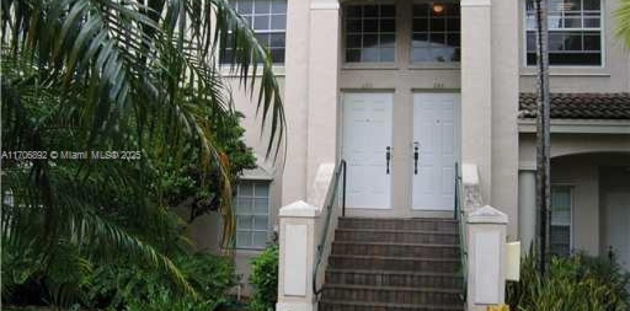 Condominio en Doral, Florida, 2 dormitorios  № 1695993