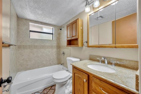 Villa ou maison à vendre à Ocklawaha, Floride: 4 chambres, 204.01 m2 № 2150220 - photo 25