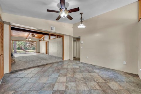 Villa ou maison à vendre à Ocklawaha, Floride: 4 chambres, 204.01 m2 № 2150220 - photo 9