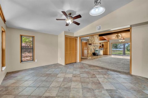 Villa ou maison à vendre à Ocklawaha, Floride: 4 chambres, 204.01 m2 № 2150220 - photo 8