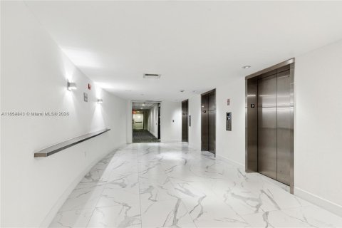 Copropriété à louer à Miami Beach, Floride: 1 chambre, 79.15 m2 № 1881529 - photo 11