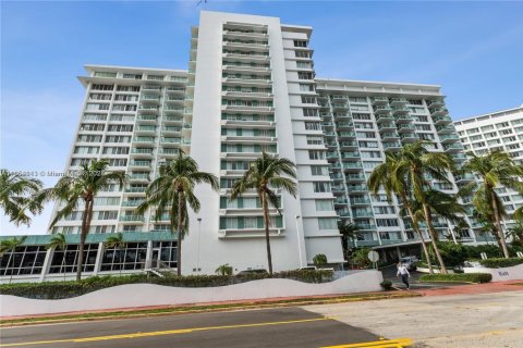 Copropriété à louer à Miami Beach, Floride: 1 chambre, 79.15 m2 № 1881529 - photo 1