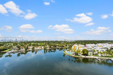 Condominio en venta en Miami Beach, Florida, 3 dormitorios, 129.13 m2 № 1923449 - foto 12