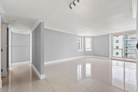 Condominio en venta en Miami Beach, Florida, 3 dormitorios, 129.13 m2 № 1923449 - foto 25