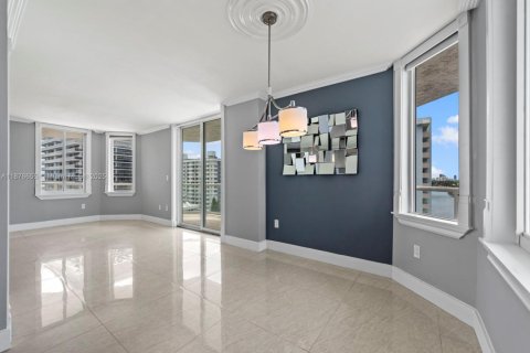 Condominio en venta en Miami Beach, Florida, 3 dormitorios, 129.13 m2 № 1923449 - foto 19