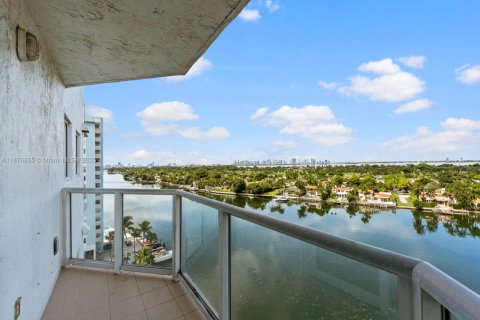 Condominio en venta en Miami Beach, Florida, 3 dormitorios, 129.13 m2 № 1923449 - foto 11
