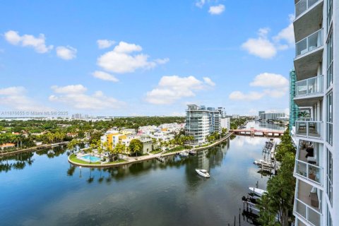 Condominio en venta en Miami Beach, Florida, 3 dormitorios, 129.13 m2 № 1923449 - foto 14