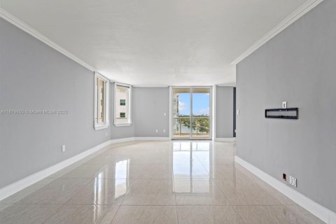 Condominio en venta en Miami Beach, Florida, 3 dormitorios, 129.13 m2 № 1923449 - foto 24