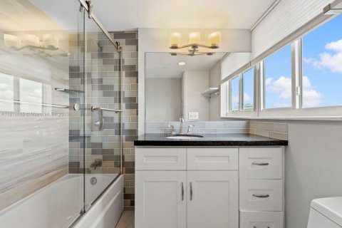 Condominio en venta en Miami Beach, Florida, 3 dormitorios, 129.13 m2 № 1923449 - foto 7