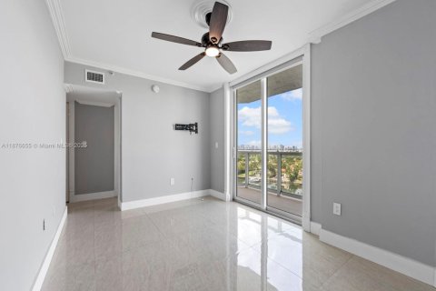 Condominio en venta en Miami Beach, Florida, 3 dormitorios, 129.13 m2 № 1923449 - foto 9