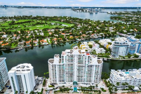 Condominio en venta en Miami Beach, Florida, 3 dormitorios, 129.13 m2 № 1923449 - foto 2