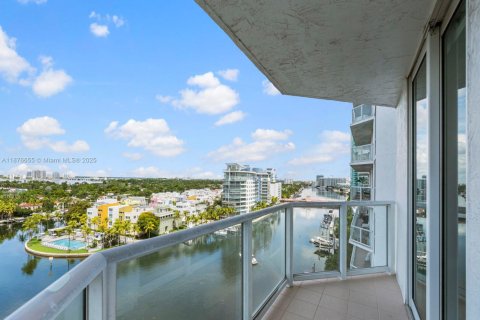 Condominio en venta en Miami Beach, Florida, 3 dormitorios, 129.13 m2 № 1923449 - foto 13