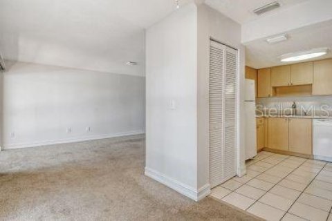 Condominio en venta en Sarasota, Florida, 1 dormitorio, 71.35 m2 № 1620388 - foto 17