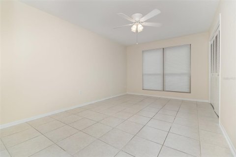 Condo in Orlando, Florida, 3 bedrooms  № 1776640 - photo 12